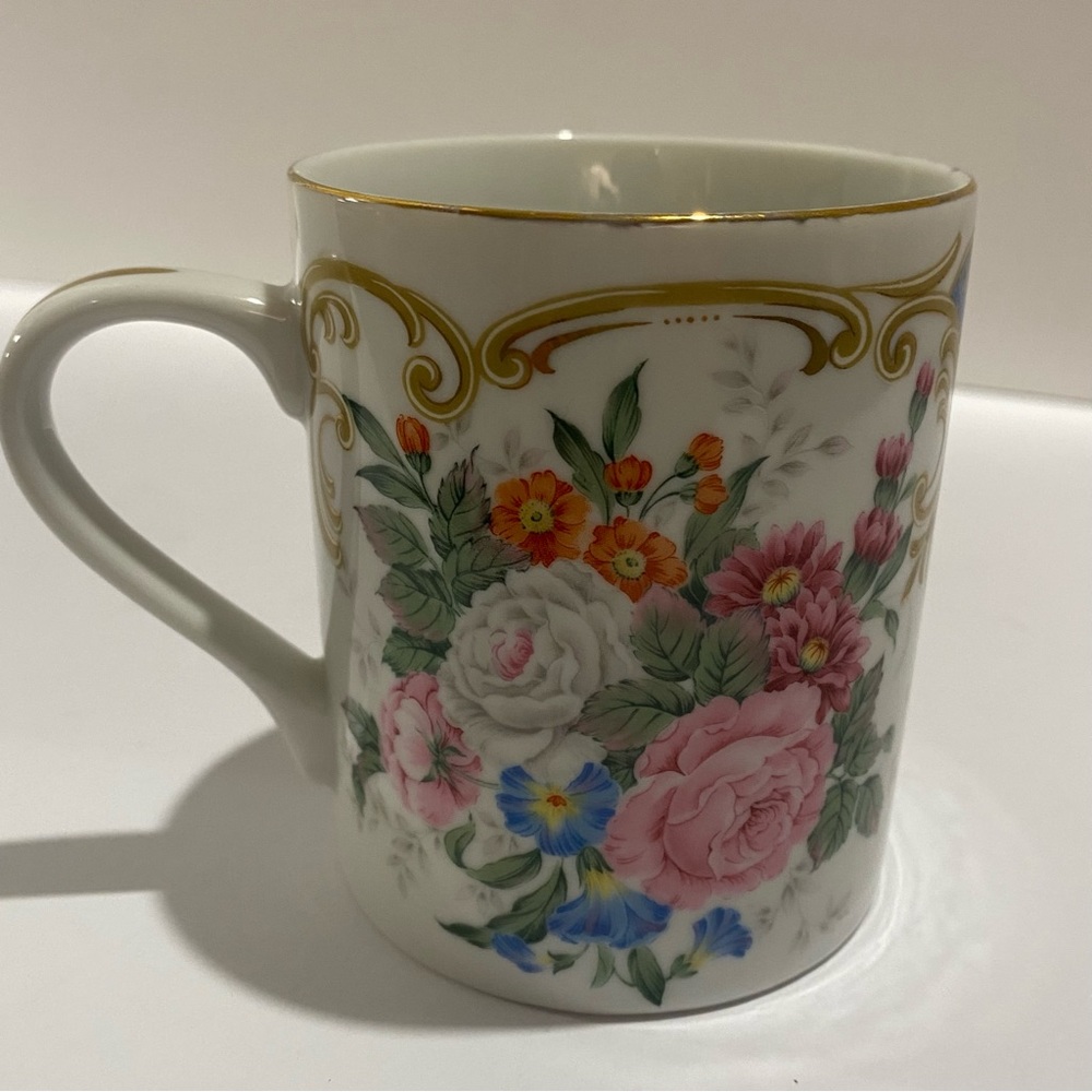 Andrea By Sadek Floral Coffee Mug Cup Gold Trim Roses Floral Made in Japan VTG